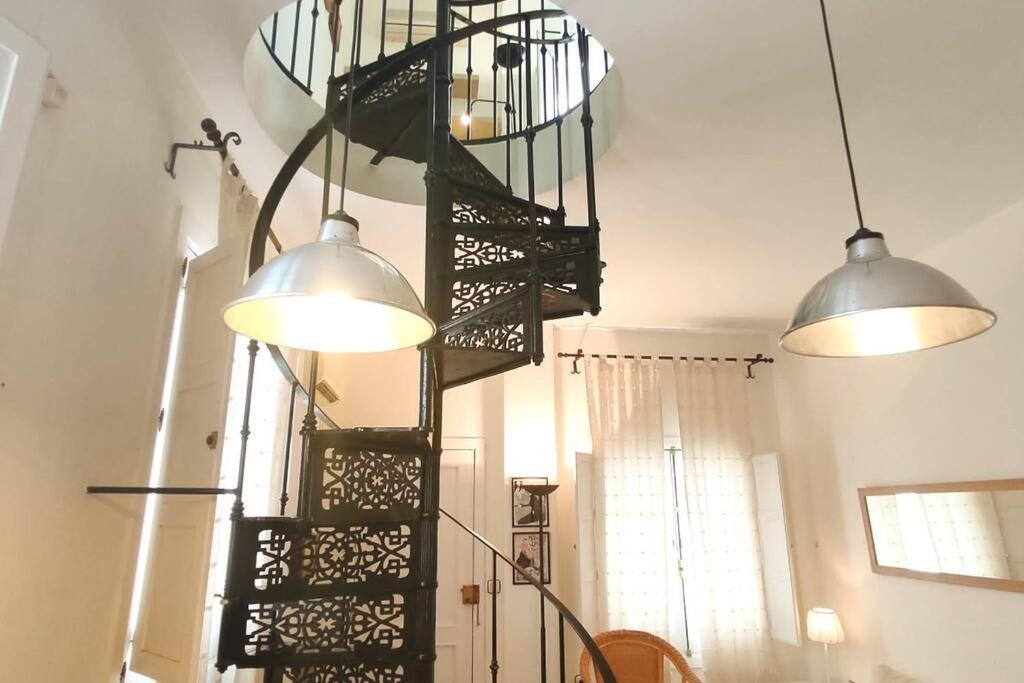 Homeyseville-duplex Con Terraza Santa Cruz 5 Pax, Parking Optional Apartment *